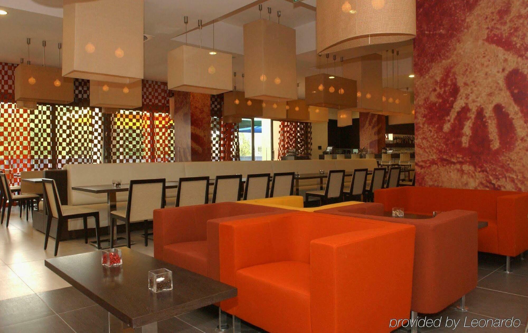 Park Inn By Radisson Sarvar Resort & Spa Restoran gambar